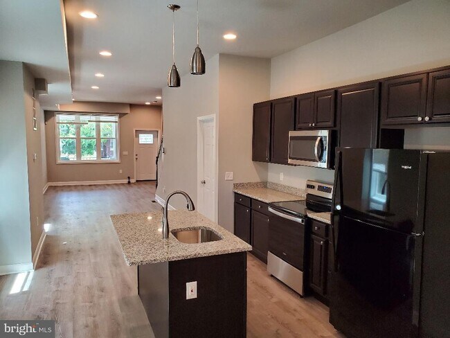 Building Photo - 3613 Reisterstown Rd