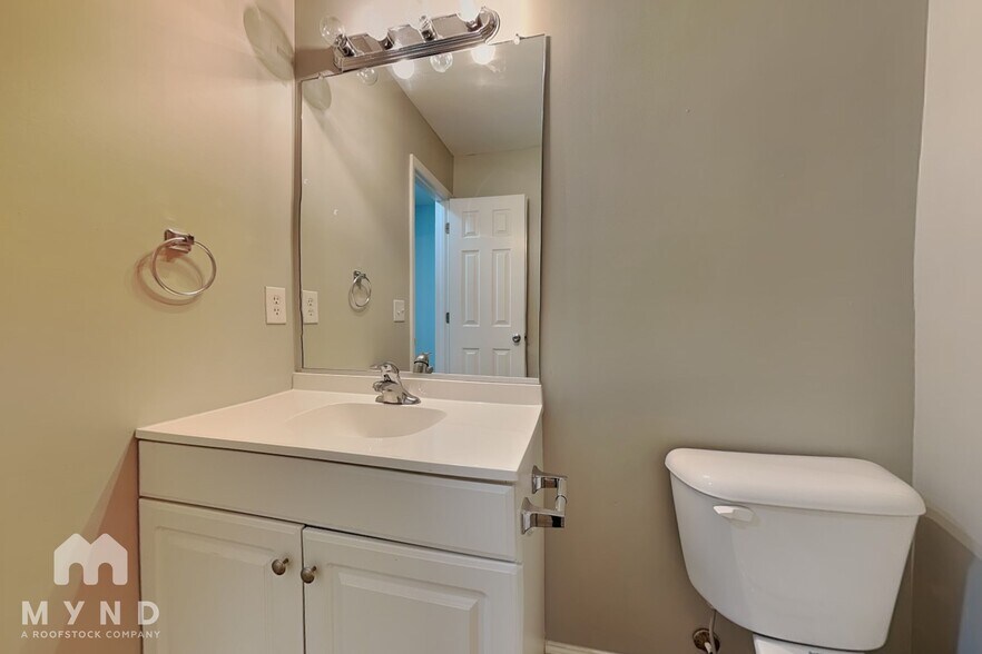 Building Photo - 3400 Fatima Ct