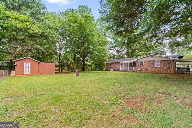 Building Photo - 39 Jim Ln SE