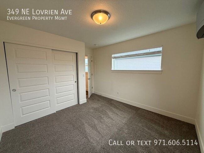 Building Photo - 349 NE Lovrien Ave
