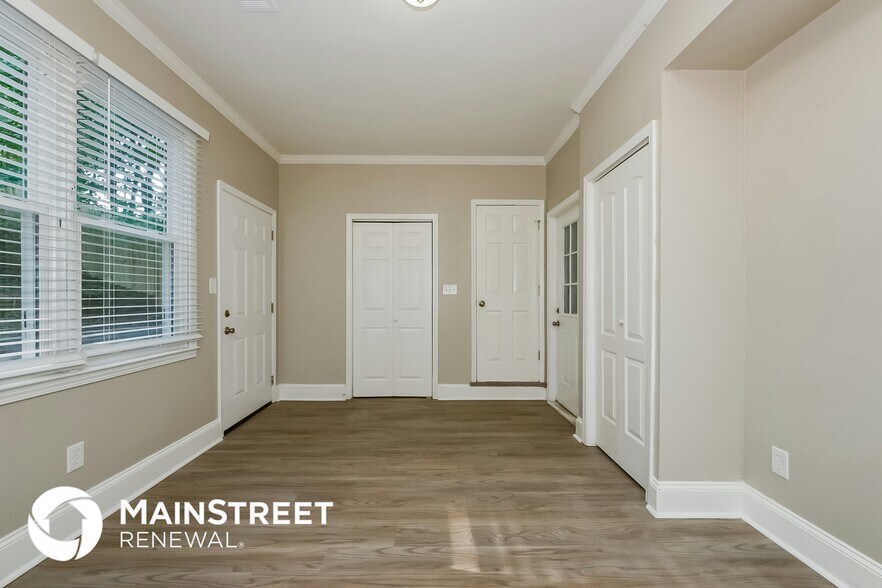 Building Photo - 11050 Shannon Cir