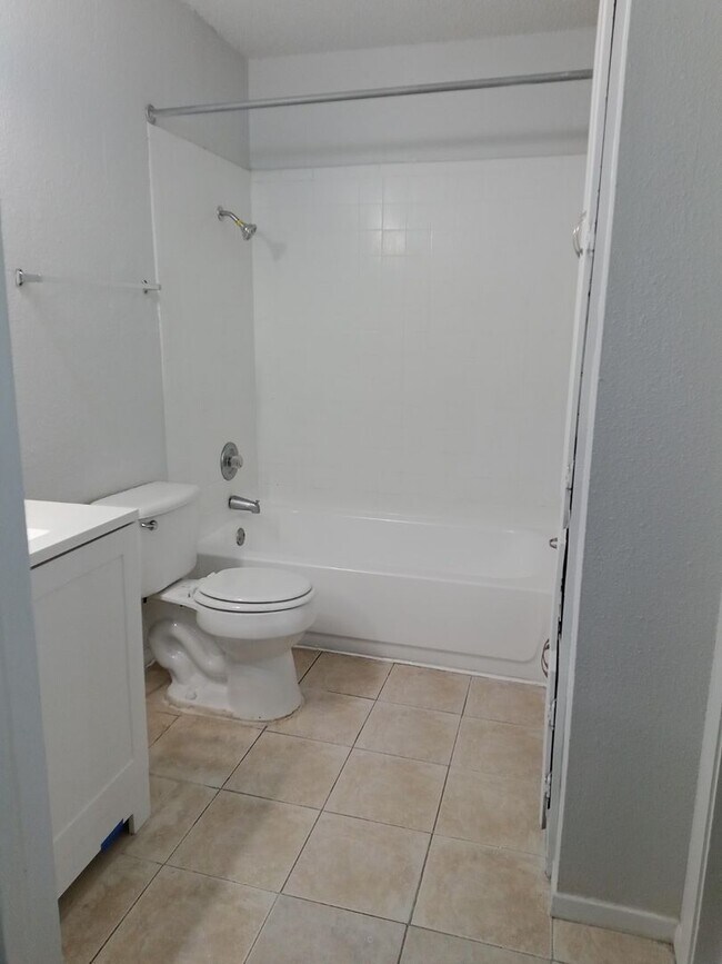 Building Photo - Elegant 2BR Home in NE San Antonio