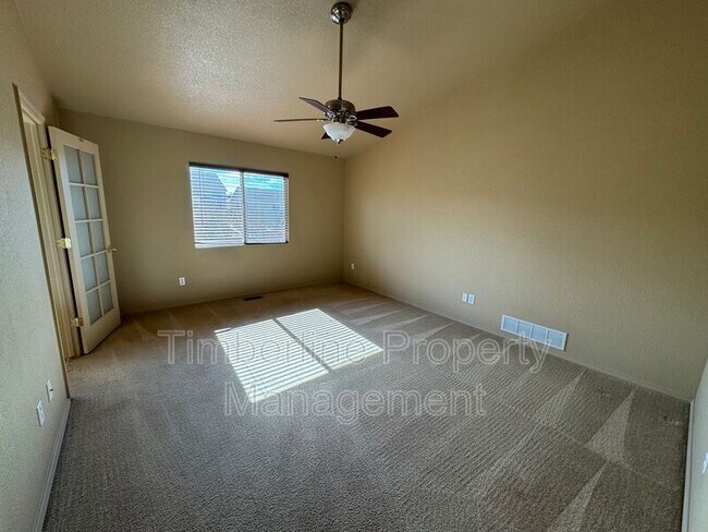 Building Photo - 7357 Legend Hill Dr