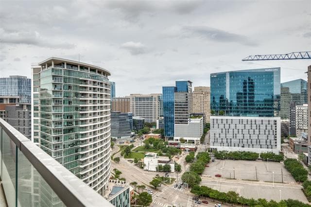 Building Photo - 2430 Victory Park Ln