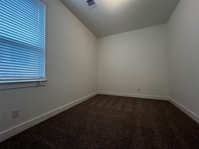 Building Photo - 10923 Cres Spg Dr