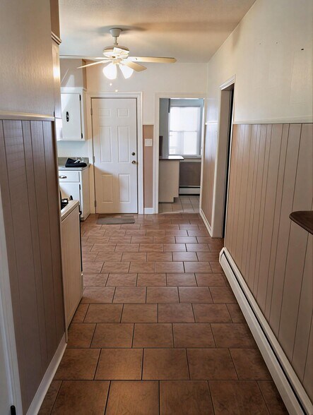 Building Photo - 49 Hillside Ave