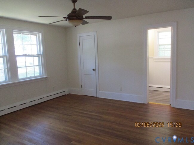 Building Photo - 403 Maple St