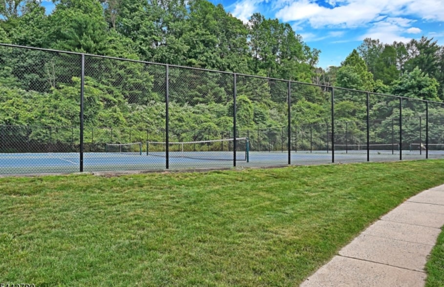 Building Photo - 34 High Pond Ln