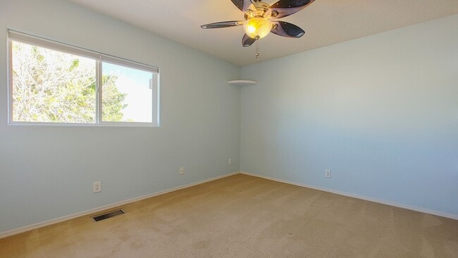 Building Photo - Magnificent 4 Bedroom, 2.5 Bath in Rio Rancho!