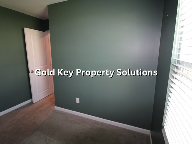 Building Photo - 9739 Oak Grove Dr