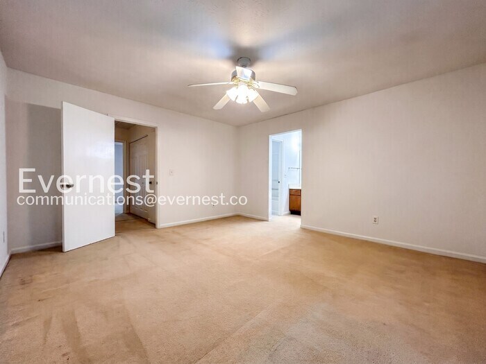 Building Photo - 402 Hamilton Trce