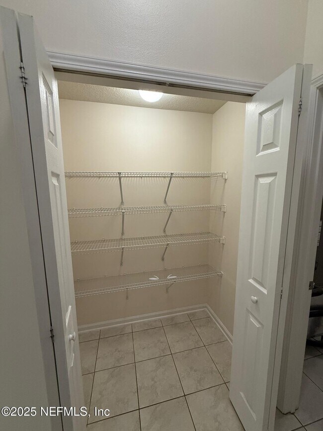 Building Photo - 7063 Deer Lodge Cir