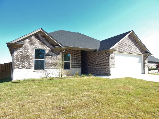 Building Photo - Whitehouse ISD! Gorgeous 4 Bedroom, 2 Bath...