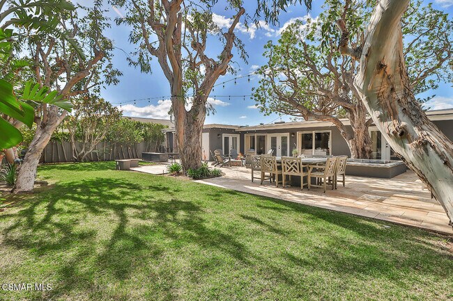 Building Photo - 31944 CA-1