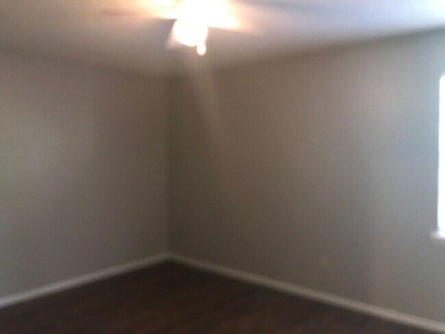 Building Photo - 136 Jester Cir