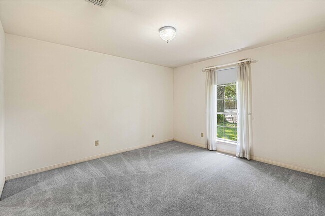 Building Photo - 5606 Graystone Ln