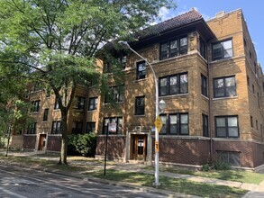 Building Photo - 5352 N Winthrop Ave