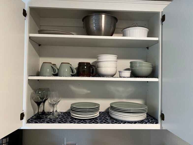 Building Photo - 376 Catron St N