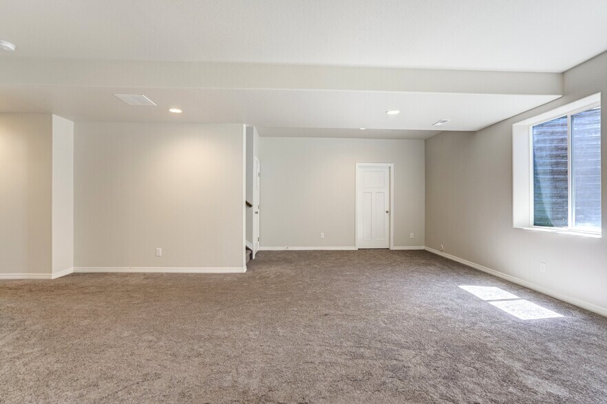 Building Photo - 7664 Alpine Daisy Dr