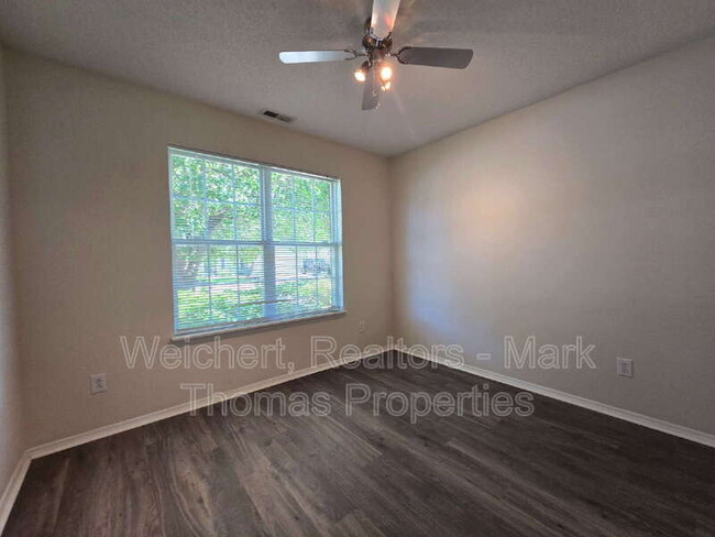 Building Photo - 6308 Saybrooke Dr