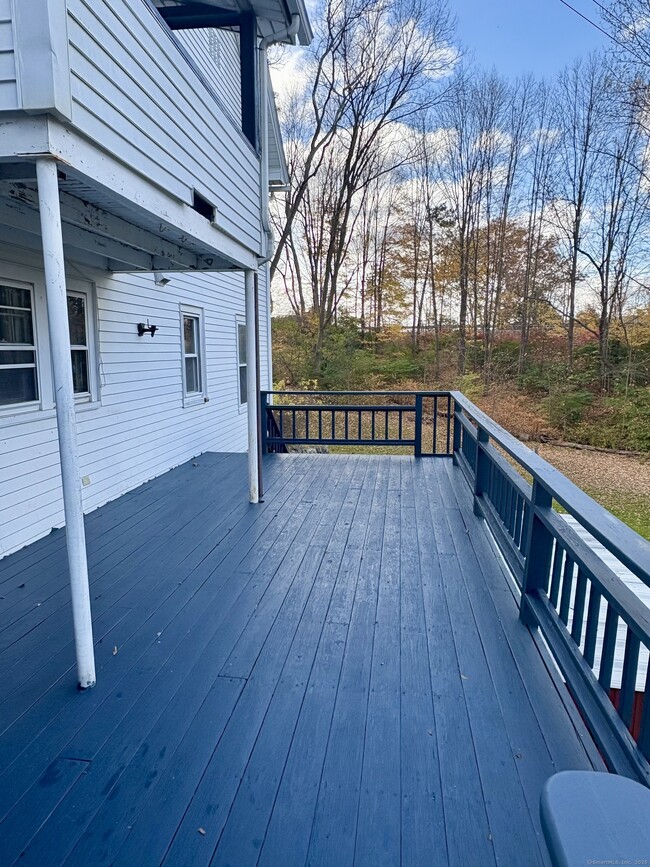 Building Photo - 227 Railroad St