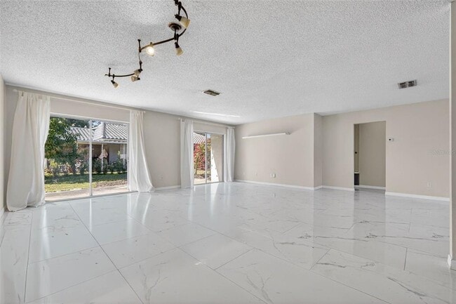 Building Photo - 10659 Windsor Ct