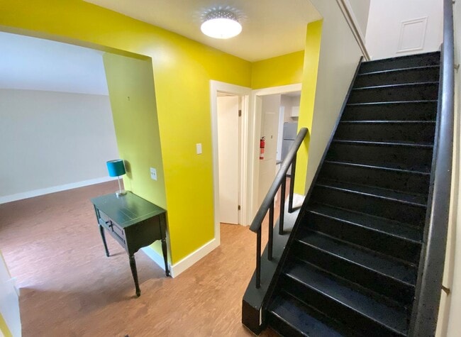 Building Photo - 180 Ledgewood Cir