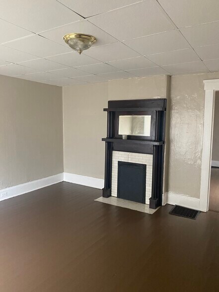 Building Photo - 1204 Lexington Rd