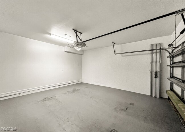 Building Photo - 9452 Montebello Way