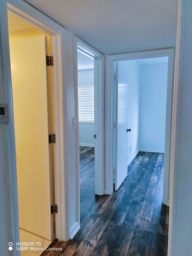 Building Photo - Rent to Own Bright 2B/1B Condo – St. Andrews Cove, Clearwater