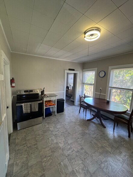 Building Photo - 10 Stetson Ct
