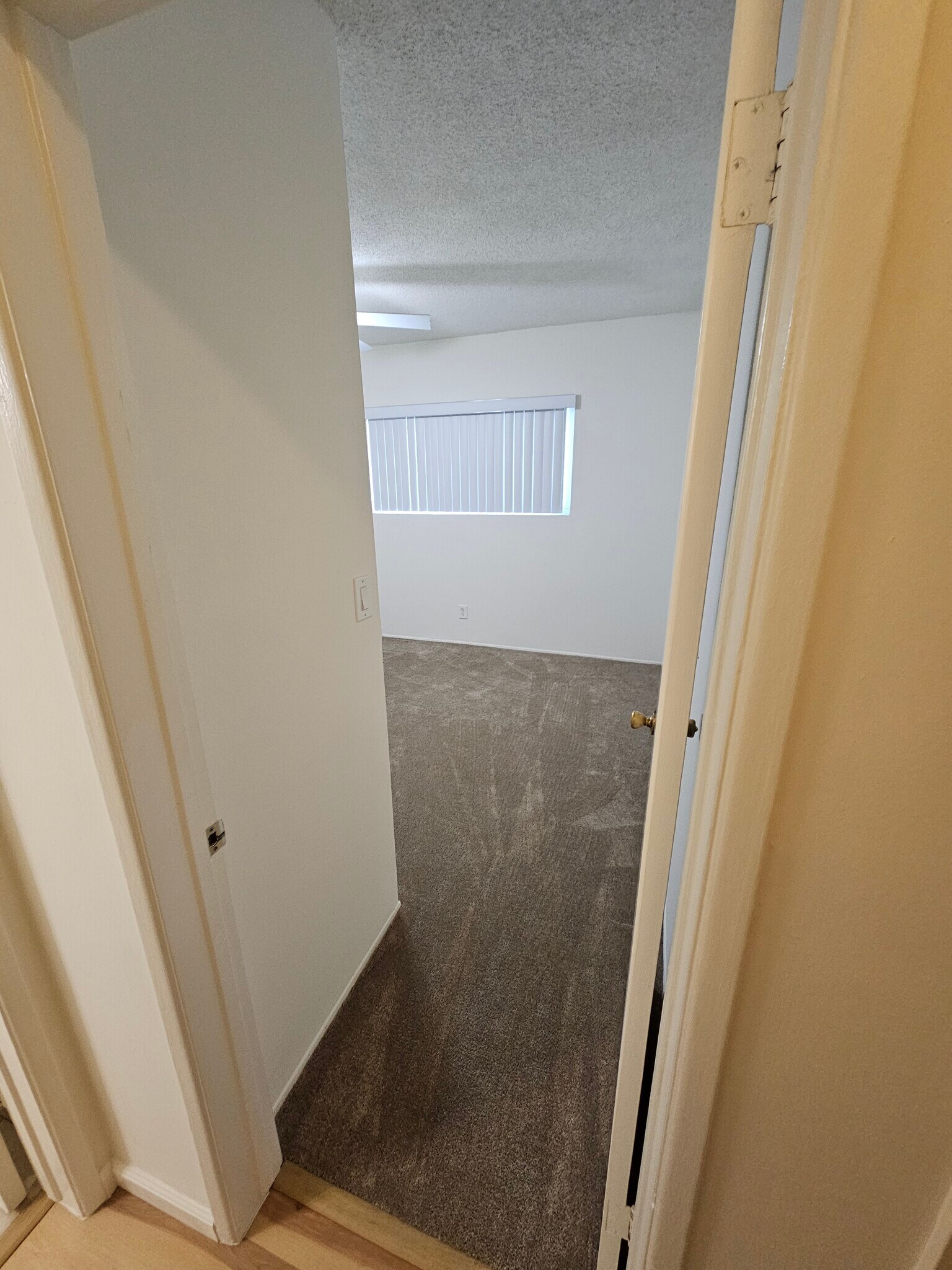 Building Photo - 13852 Milton Ave
