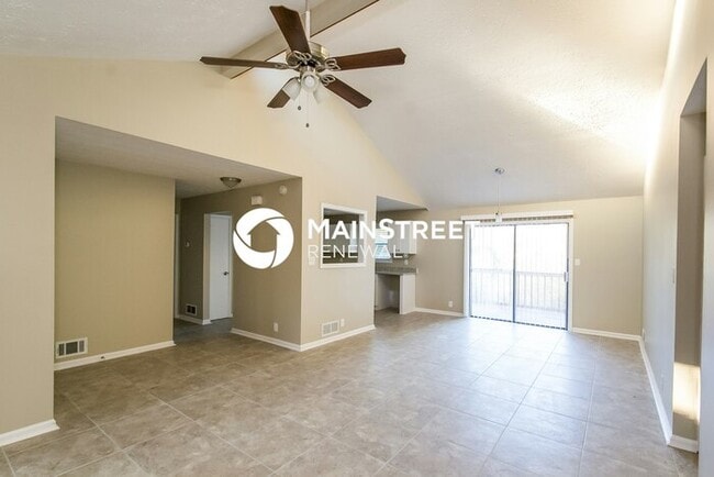 Building Photo - 3 Bedroom Pet-Friendly Home in Lithonia, GA with Main Street Renewal