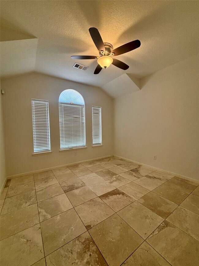 Building Photo - 7815 Log Hollow Dr