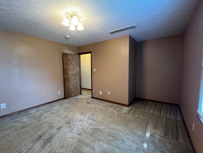 Building Photo - Don't Miss Out!