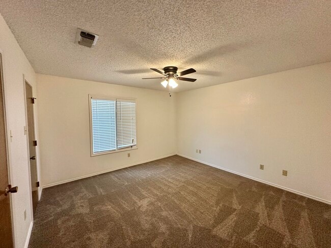 Building Photo - 510 N Gardner Ave