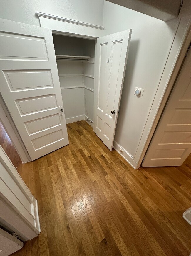 Building Photo - 151 Edinboro St