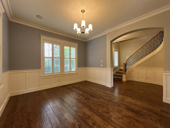 Building Photo - Luxury 5 Bedroom Home with Soaking Tub, Chef’s Kitchen & Expansive Primary Suite
