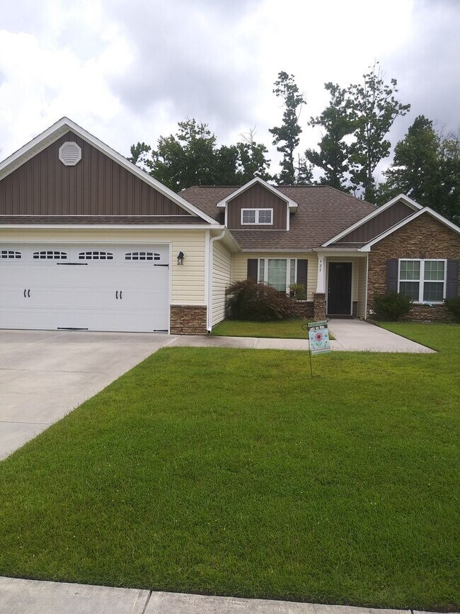 Primary Photo - Beautiful Home!!!!