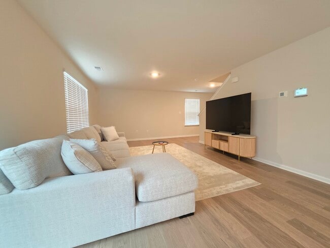 Building Photo - 1120 Wintermead Lp