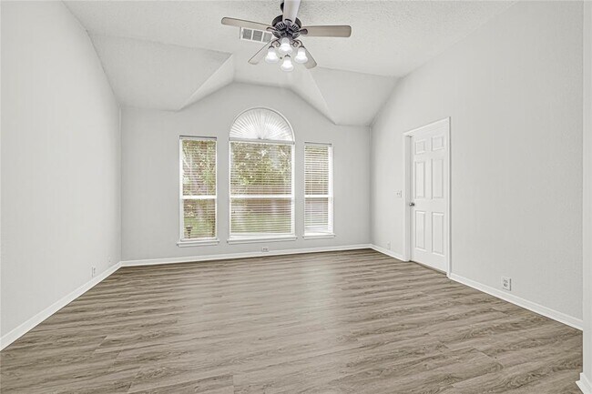Building Photo - 7530 Broken Oak Ln