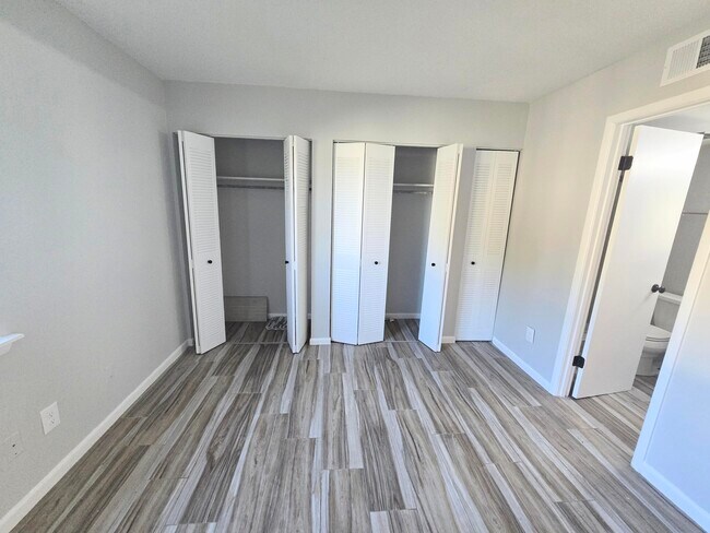 Building Photo - 308 Miracle Strip Pkwy SW