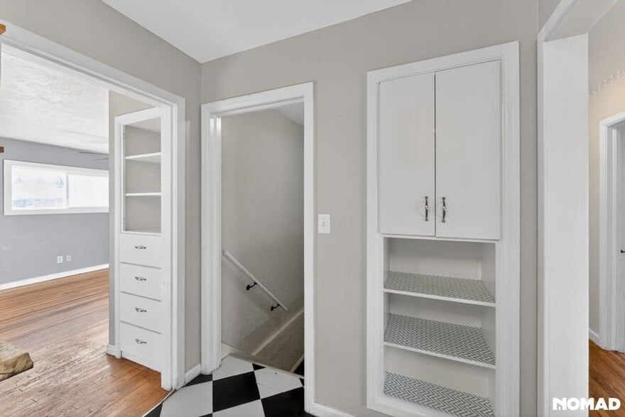 Building Photo - 137 W 18th St