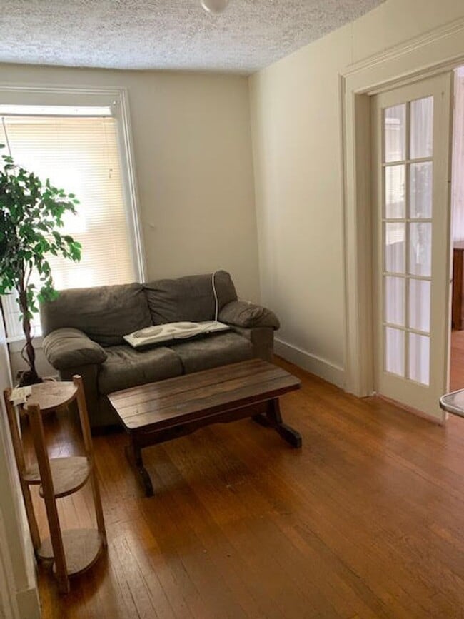 Building Photo - 7 University Pl