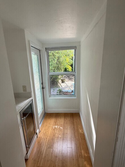 Building Photo - 1413 SW 23rd Ave