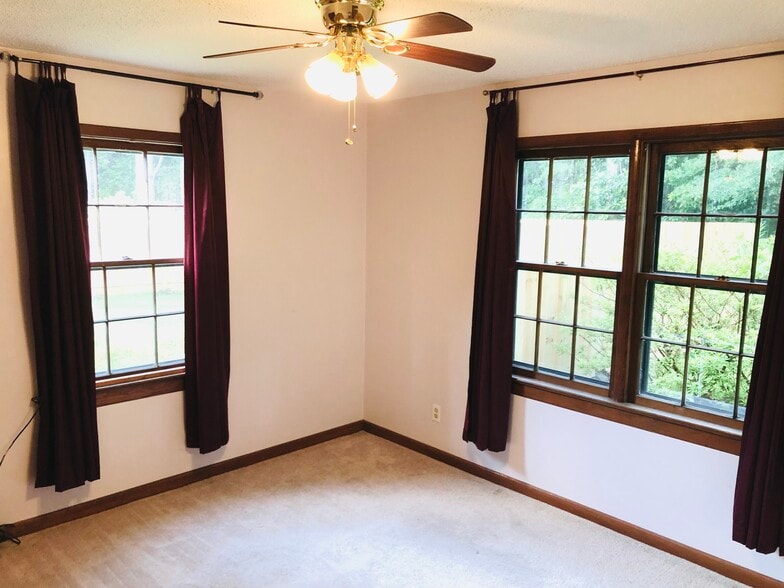 Building Photo - 118 Sebrell Ave