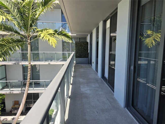 Building Photo - 2960 NE 207th St