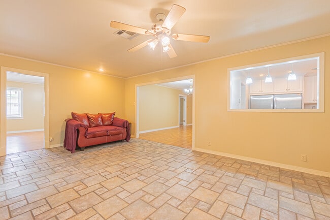 Den pic 2 - 3023 Stimson Ave