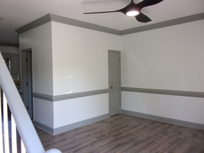 Building Photo - Beautifully Updated 2 Bedroom 2 Bath Townhome Minutes to Downtown Rock Hill