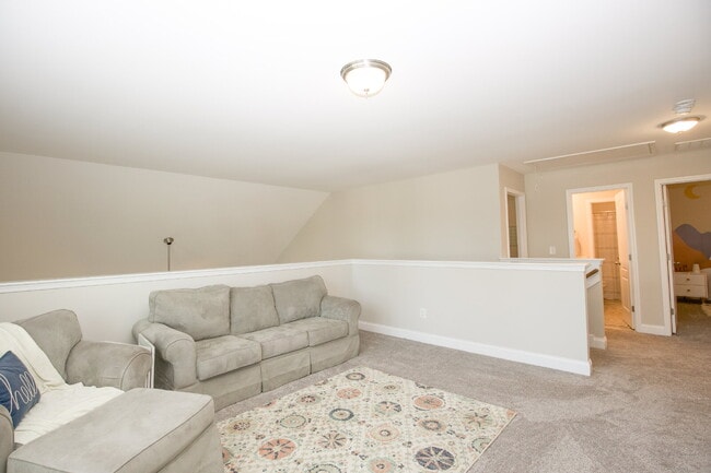 Building Photo - "Spacious 4-Bedroom Home with 2.5 Baths in...